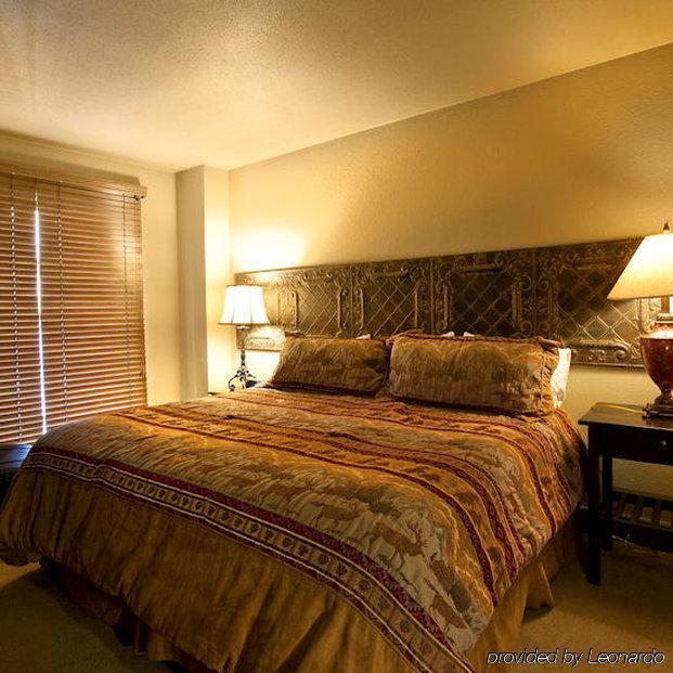 Copperbottom Inn Park City Room photo